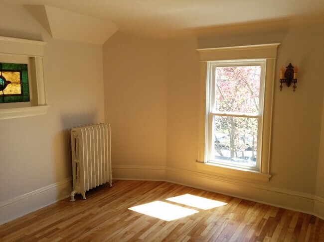 Foto del edificio - 2504 Harriet Ave