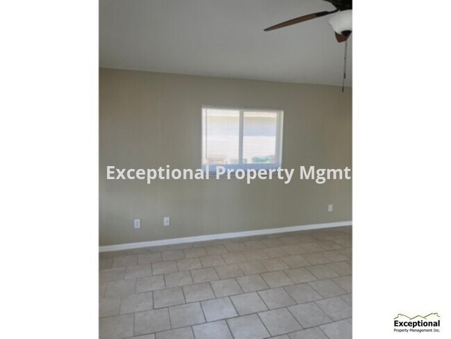 Foto del edificio - More Photos Coming Soon!2x2 Duplex with Ga...