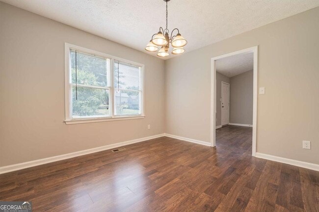 Building Photo - 493 Silverthorne Cir