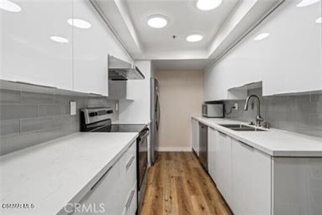 Foto del edificio - Extensively remodeled huge 1 bedroom/1.25 ...