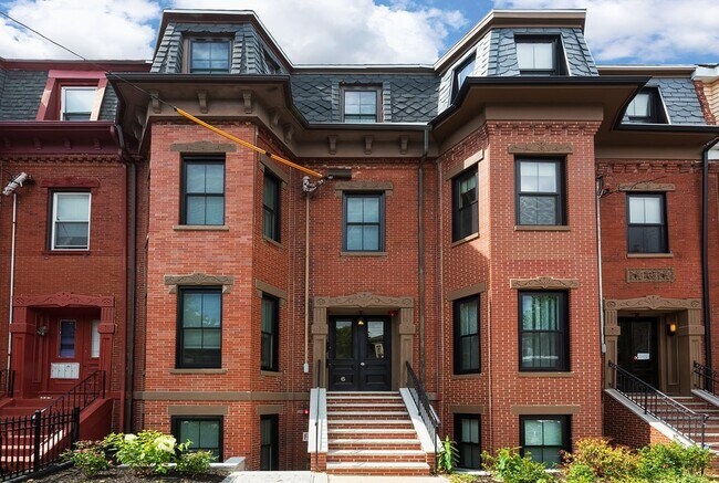 Building Photo - 6 Linwood Sq