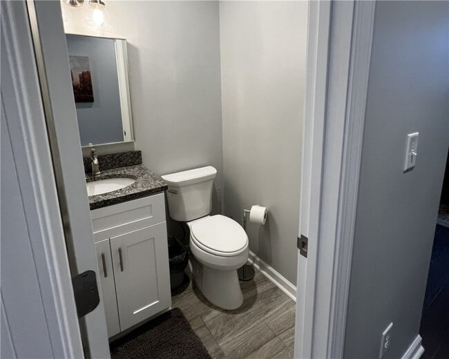 Building Photo - 210-216 N Main St