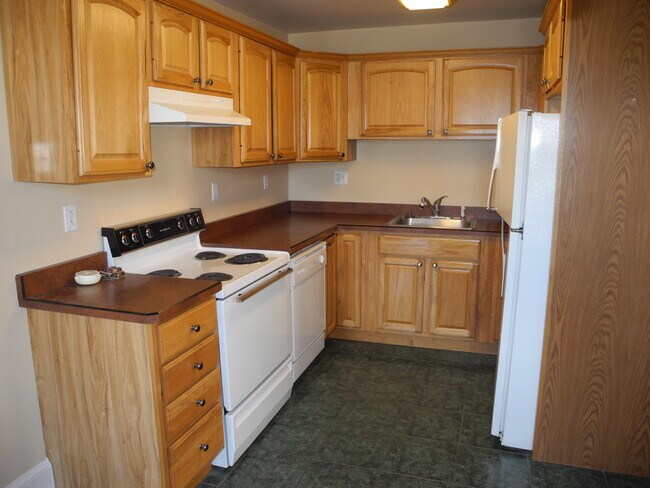 Building Photo - 69 Brinkerhoff St