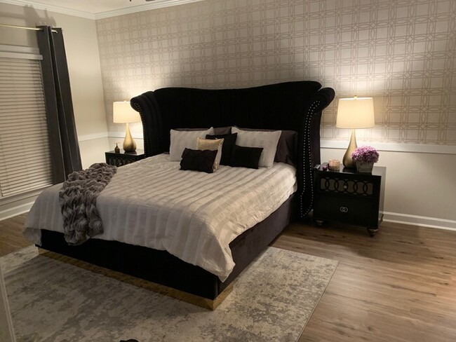 Building Photo - Port Warwick Luxury attached Home
