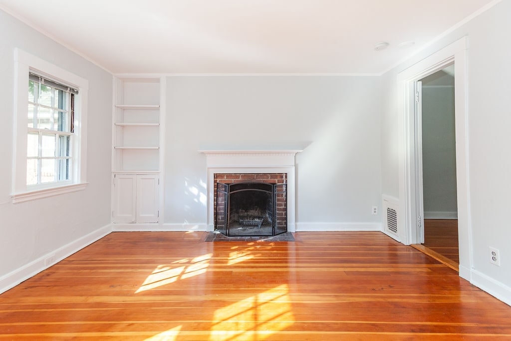 decorative fireplace - 38 Gibson St