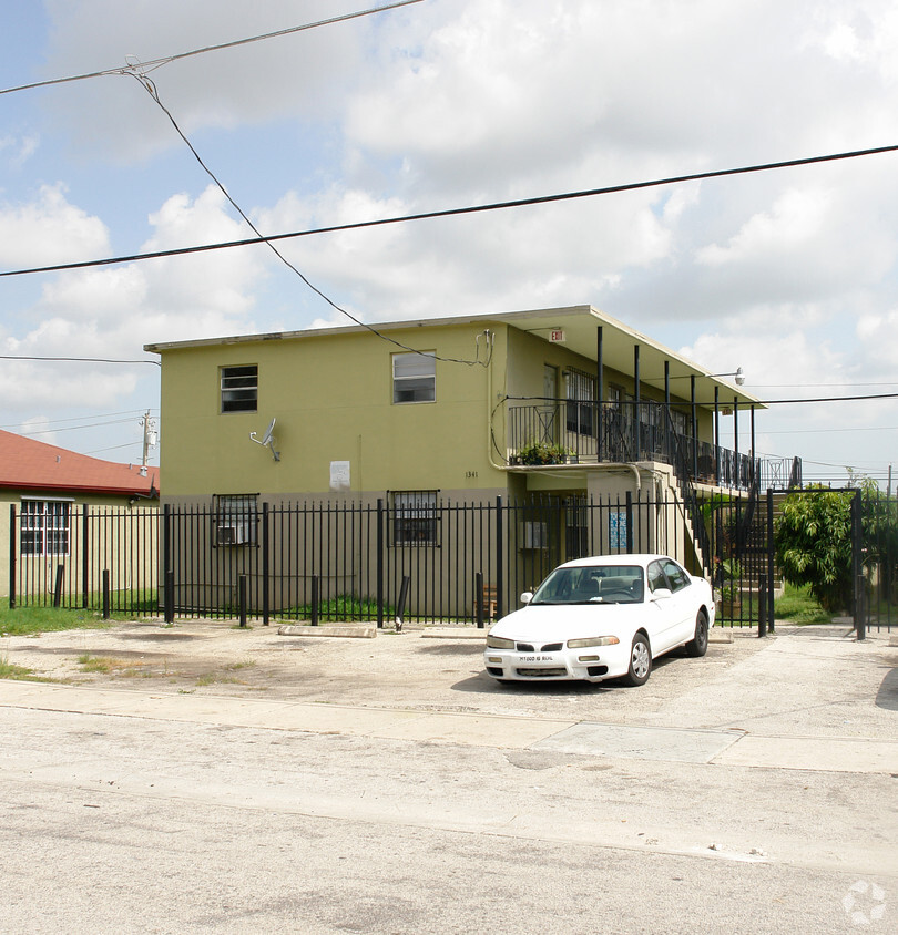 1335 NW 60th St - Liberty City - 61st St