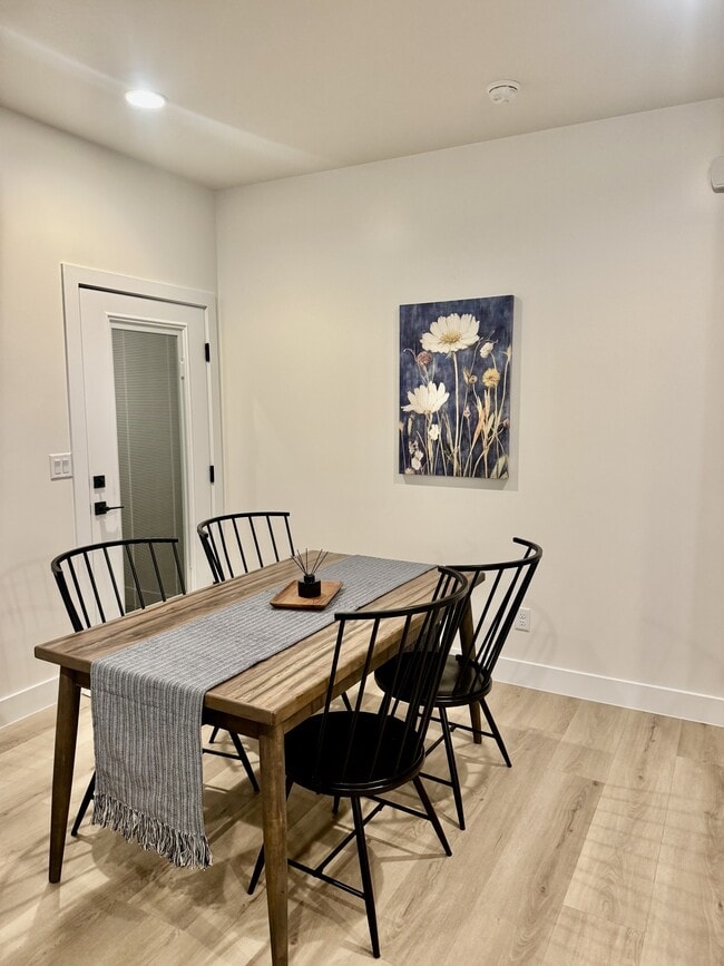 Building Photo - 4160 E 4160 S