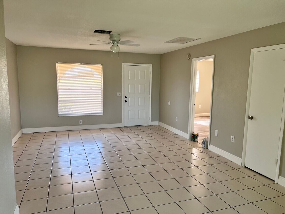 Foto principal - Nice 3/2/1 located in Spring Hill