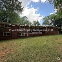 Building Photo - 3155 Oak Dr