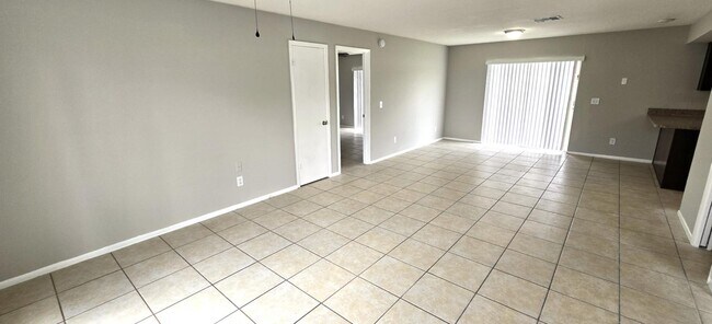 Foto del edificio - 872 Aspenwood Cir