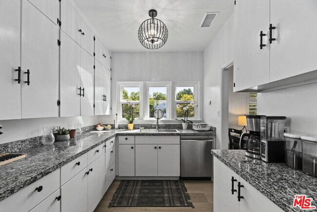 Foto del edificio - 1517 Glendon Ave