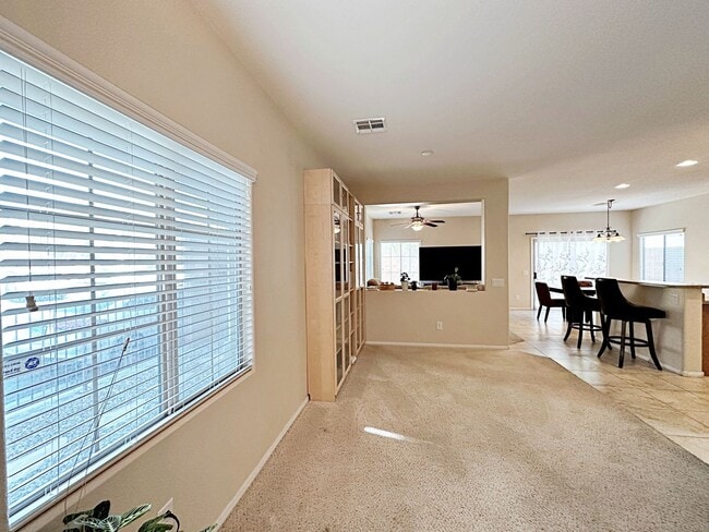 Foto del edificio - 3 BEDROOM + LOFT HOME IN GATED COMMUNITY I...