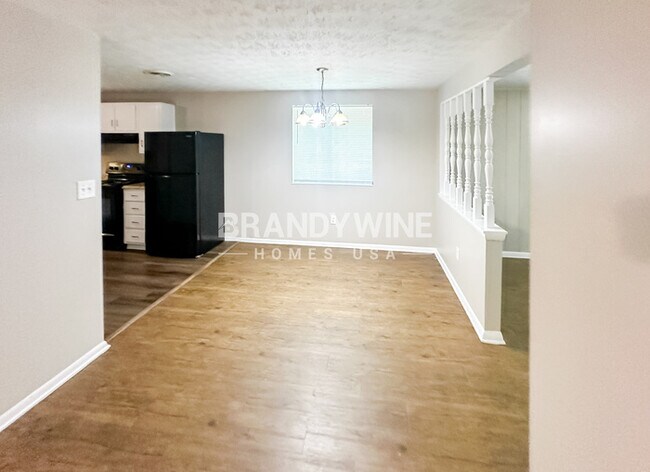 Building Photo - 3005 Forestside Ln
