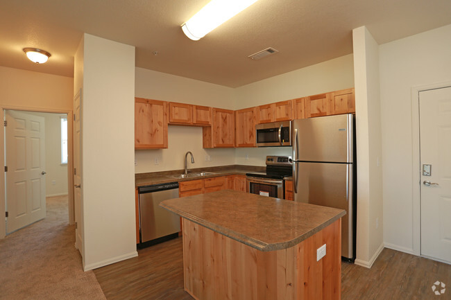 2BR, 2BA - Breckenridge - Gateway North Apartments