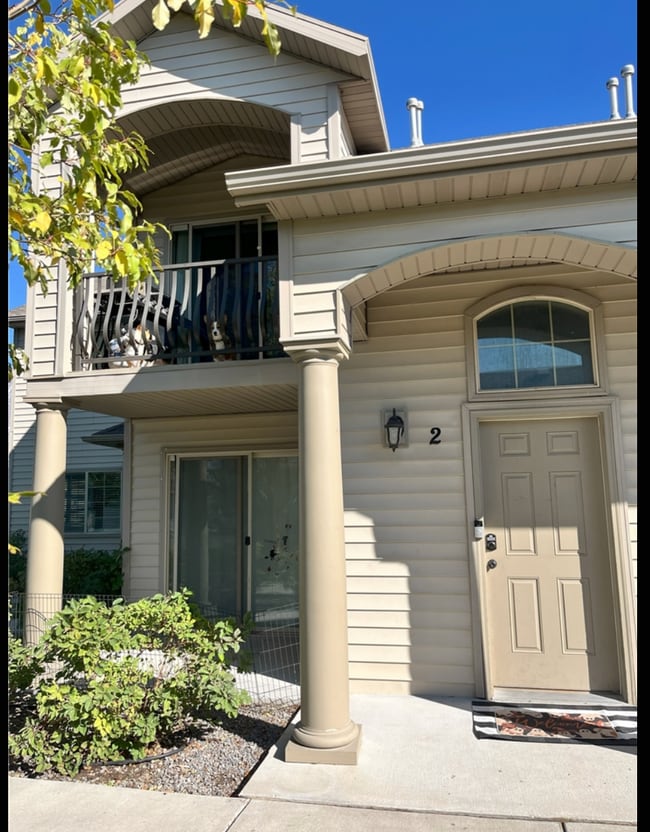 Building Photo - 467 S 2550 W