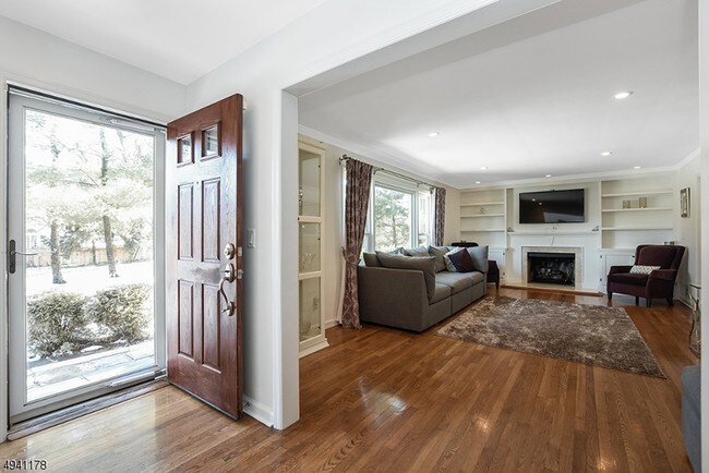 Foto del edificio - 241 Ashland Rd