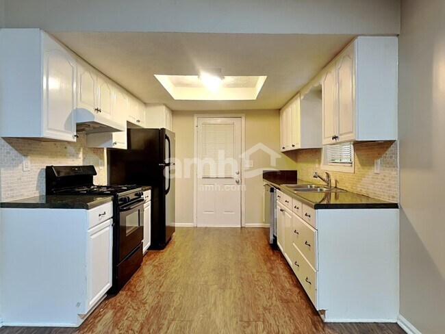 Foto del edificio - 3182 Fireplace Trl