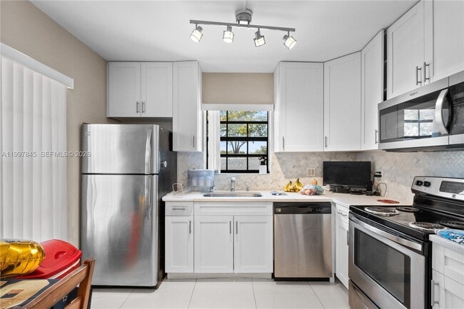 Foto del edificio - 6211 SW 138th Ct
