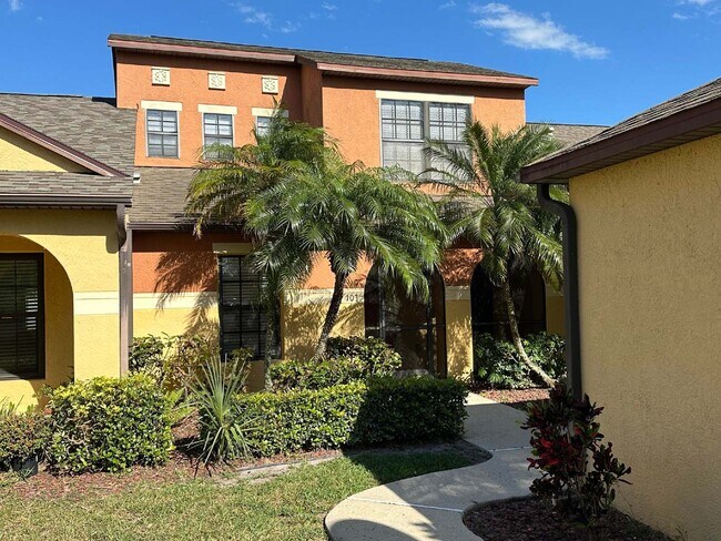 Foto del edificio - Beautiful Townhome