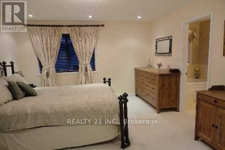 Building Photo - 59 Wilkes Crescent