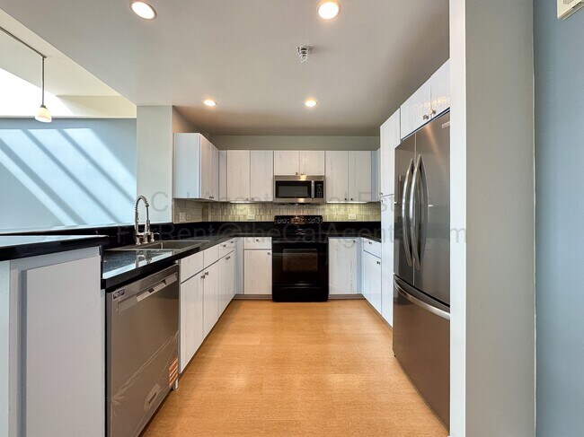 Foto del edificio - 1 Lakeside Dr