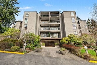 Building Photo - 13820 NE 65th St