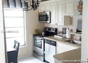 Building Photo - 4152 Inverrary Dr