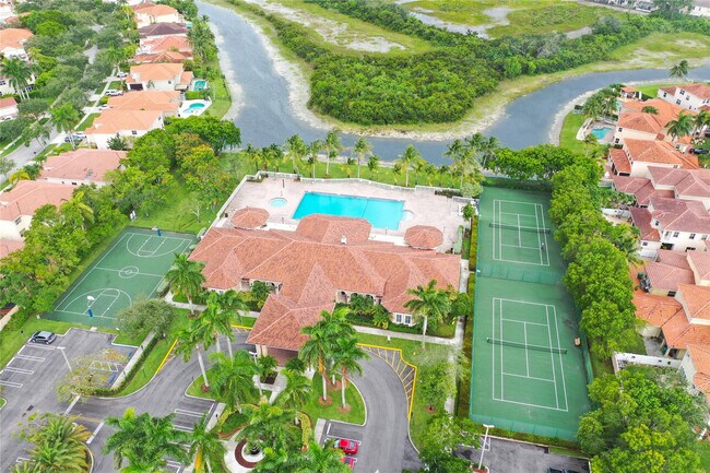 Building Photo - 7640 Westwood Dr