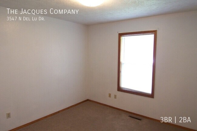 Foto del edificio - Very Nice 3 Bedroom 2 Bath on North Side