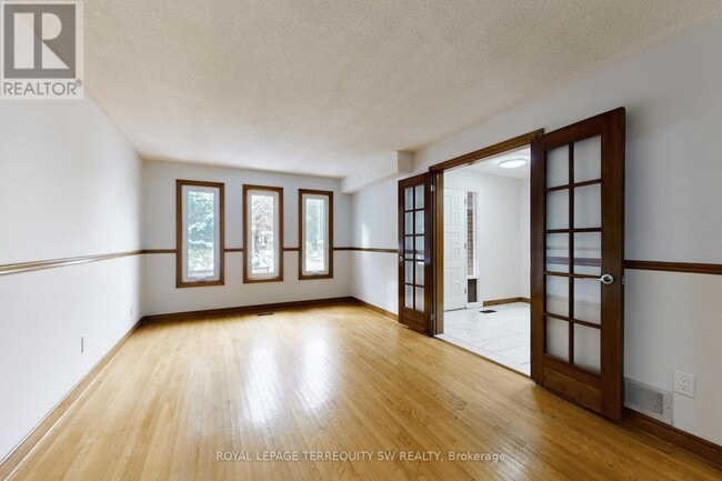 Building Photo - 327A Beechgrove Dr