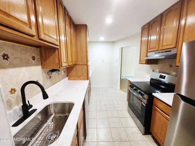 Building Photo - 26 Meadow Green Cir