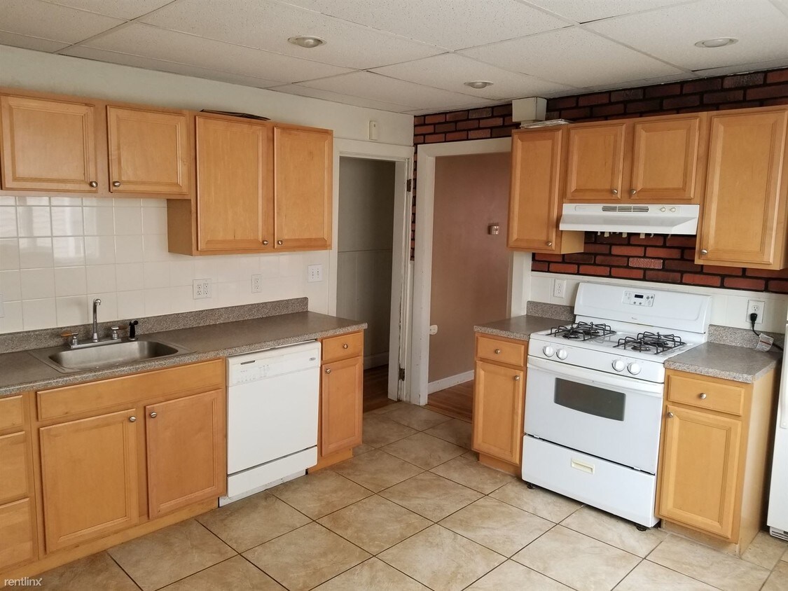 93 Main St, Woburn, MA 01801 House Rental in Woburn, MA