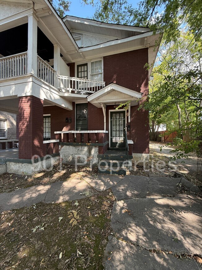 Building Photo - 212 N Willett St