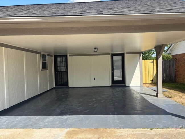 Building Photo - 2966 Santa Valley St