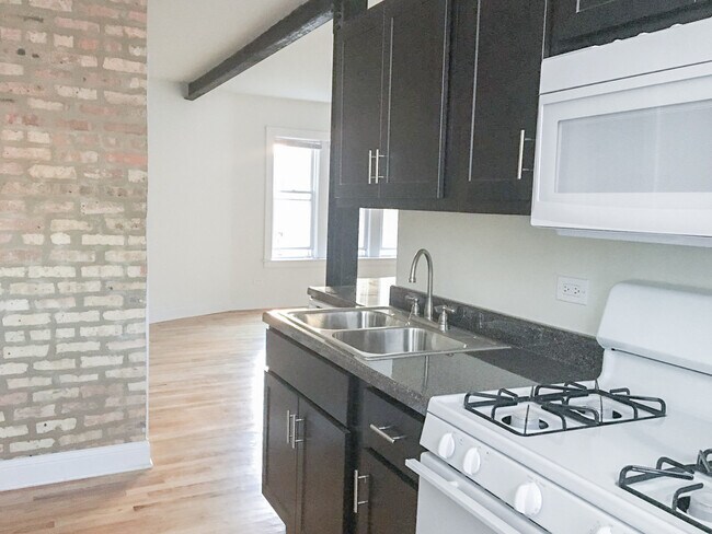 Building Photo - 4707 N Troy St