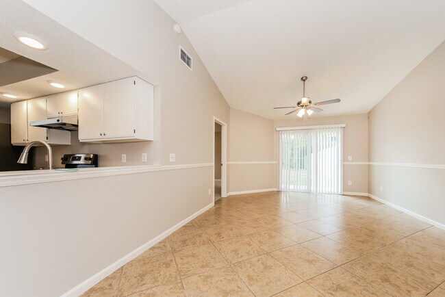 Building Photo - 11768 Wattle Tree Rd N
