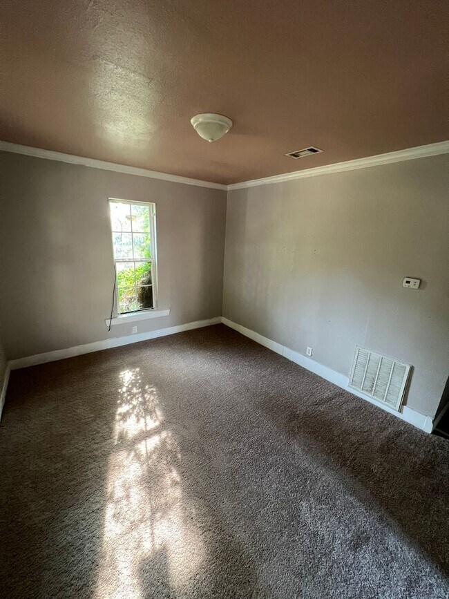 Building Photo - 3117 Judson St