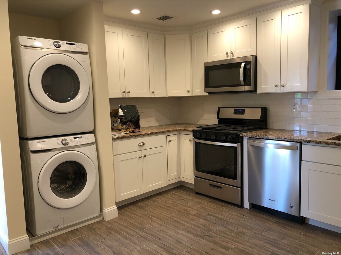 Foto principal - 162 2nd St