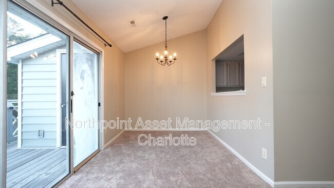 Building Photo - 2914 Iron Gate Ln