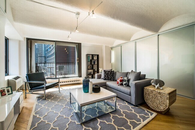 Foto del edificio - 345 N Canal St