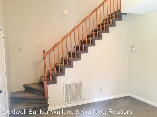 Building Photo - 3 br, 2 bath House - 303 W. Copeland Drive