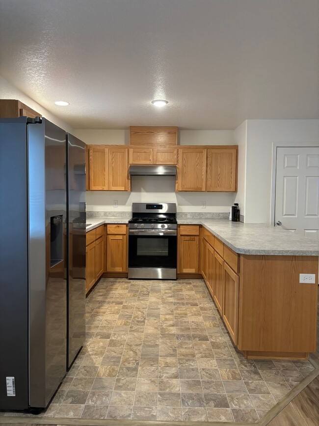 Foto del edificio - Single Level Home in McMinnville - Pets Al...