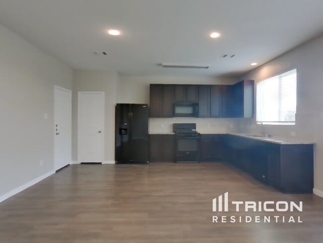 Foto del edificio - 18510 Snowy River Ln