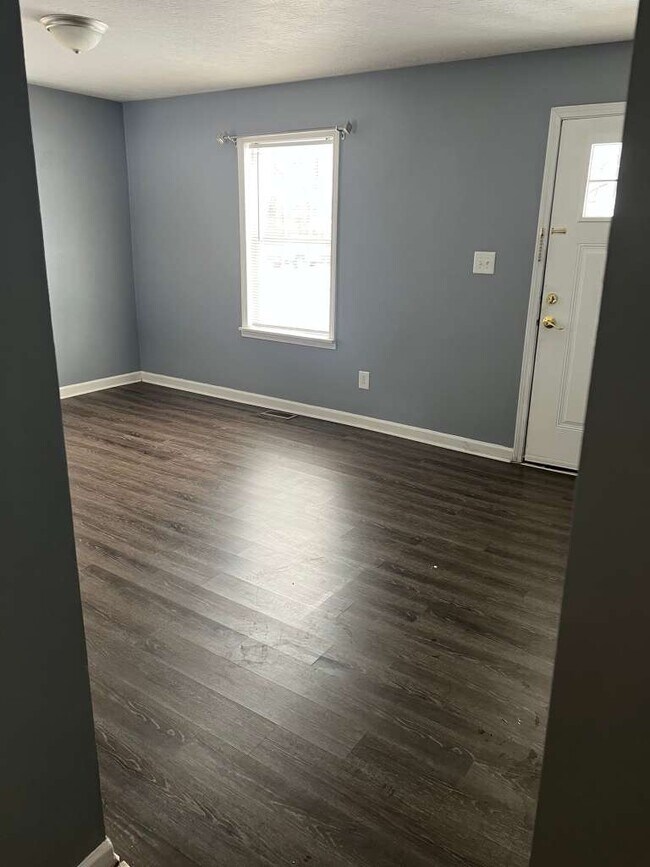 Building Photo - 2205 Elmhurst Ave