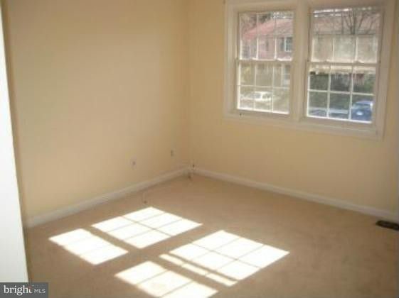 Foto del edificio - 206 N Sterling Blvd