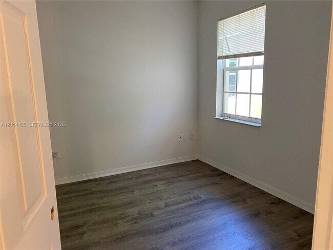 Foto del edificio - 5028 SW 141st Ave
