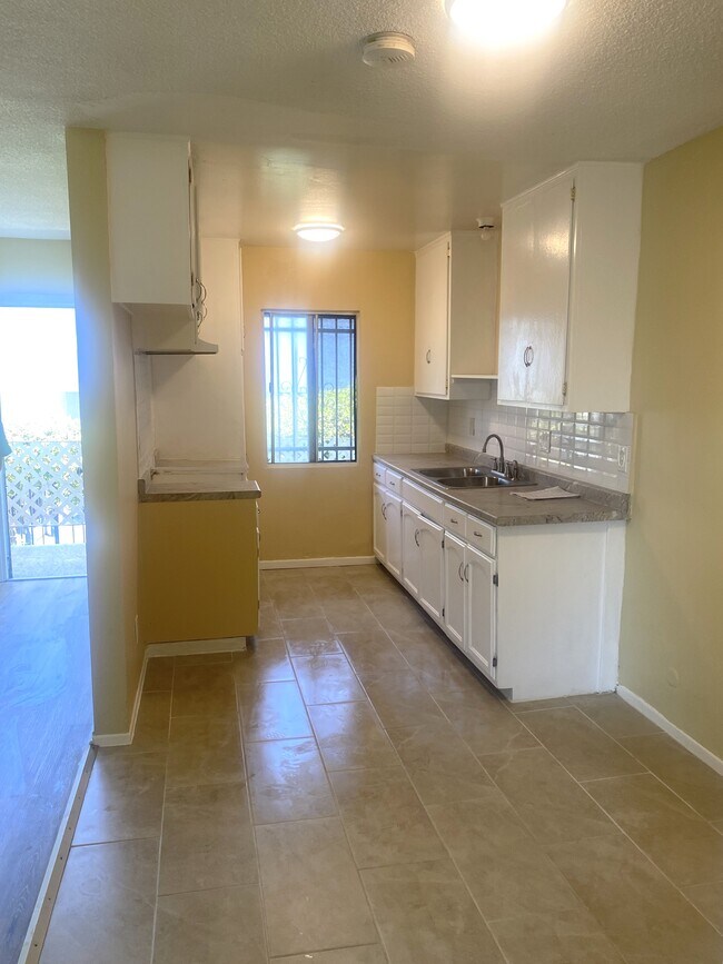 Kitchen - 1016 N Market St