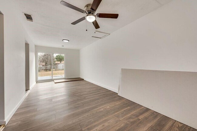 Foto del edificio - Beautiful Home in South Dallas!