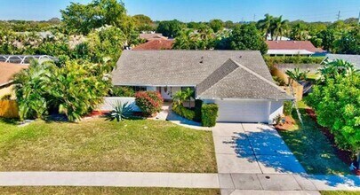 Building Photo - 17768 Maplewood Dr