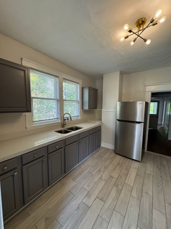 Foto del edificio - 2040 N Laura St